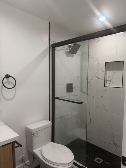 Building Photo - 3209 W 18th St