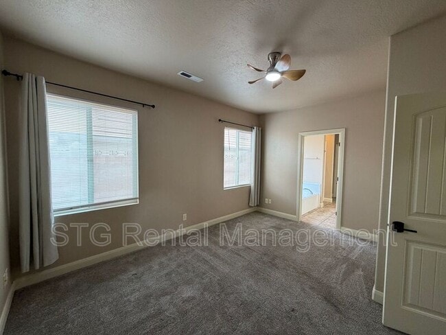 Building Photo - 449 W 500 N