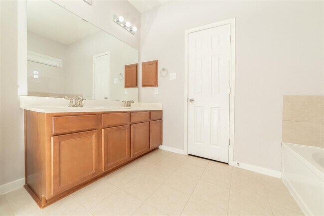 Building Photo - 5318 Fossil Stone Ln