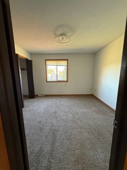 Building Photo - 6668 Fairway Cir