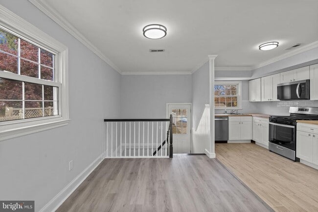 Building Photo - 418 Delview Ln