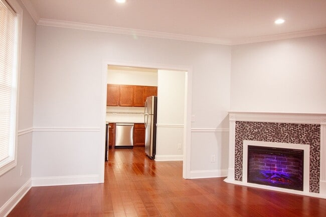 Building Photo - 607 Washtenaw Ave