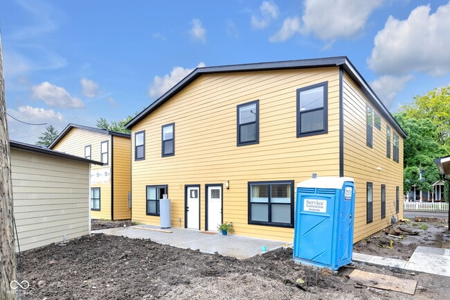 Building Photo - 1234 E 10th St