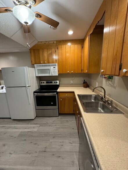 Building Photo - 1457 Tranquility Ln