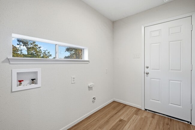 Building Photo - 25407 Lancewood Dr