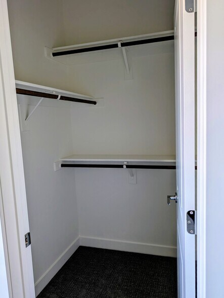 Building Photo - 1157 Blossom Point St