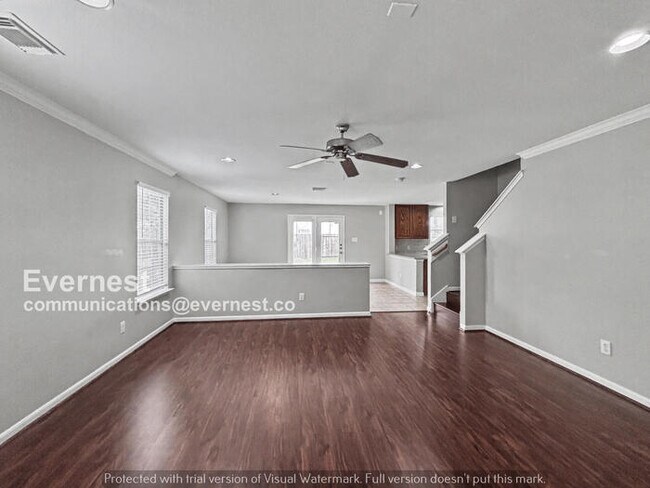 Building Photo - 3 Bed/2 Bath Home with Garage / Pet-Friendly / Available Now!