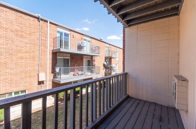Building Photo - 8770 Galen Ct