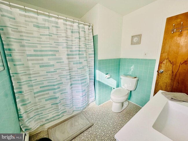 Building Photo - 1334 Montgomery Ave