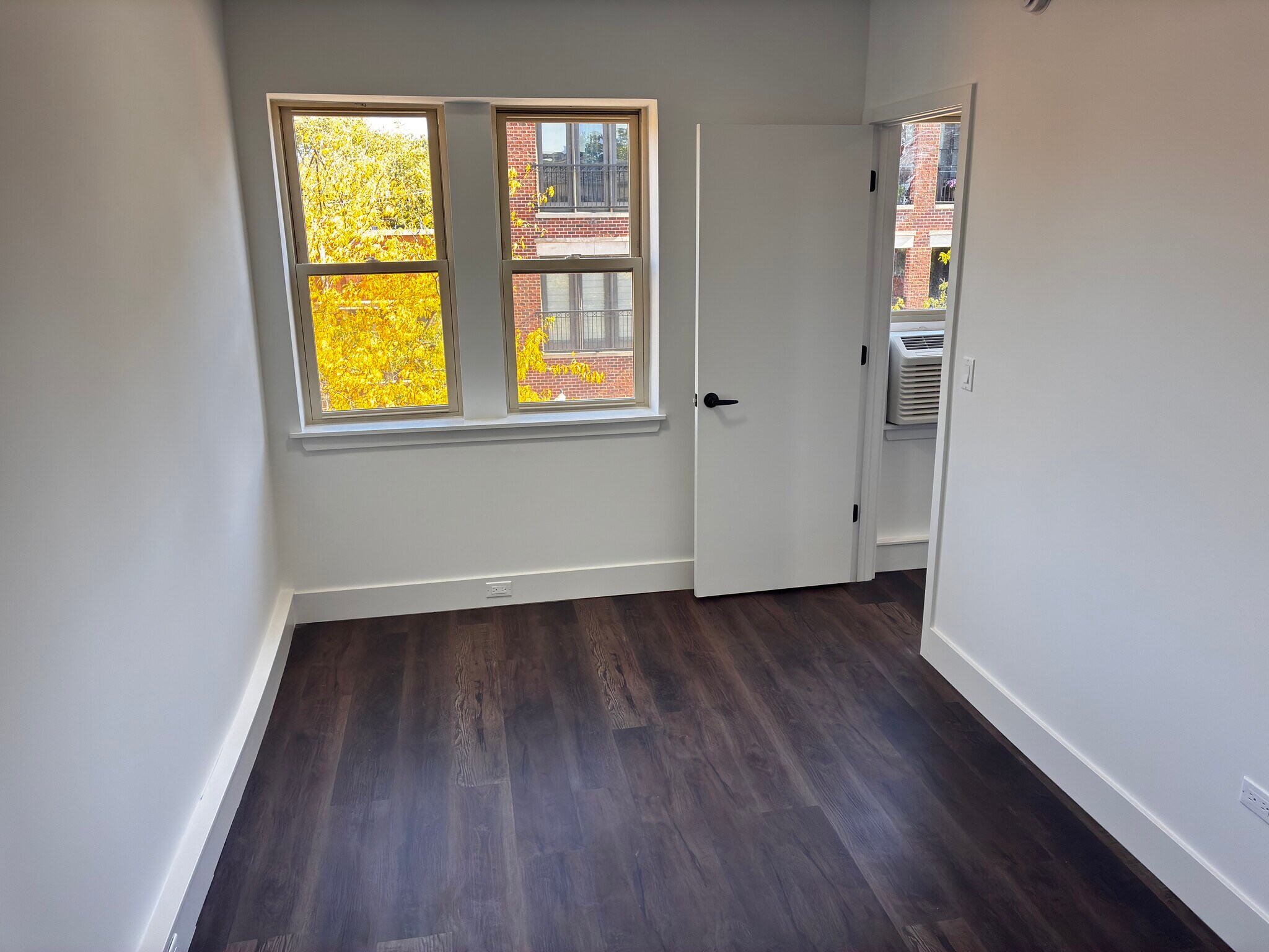 Building Photo - 5653 N Ashland Ave