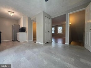 Building Photo - 23 Dufief Ct