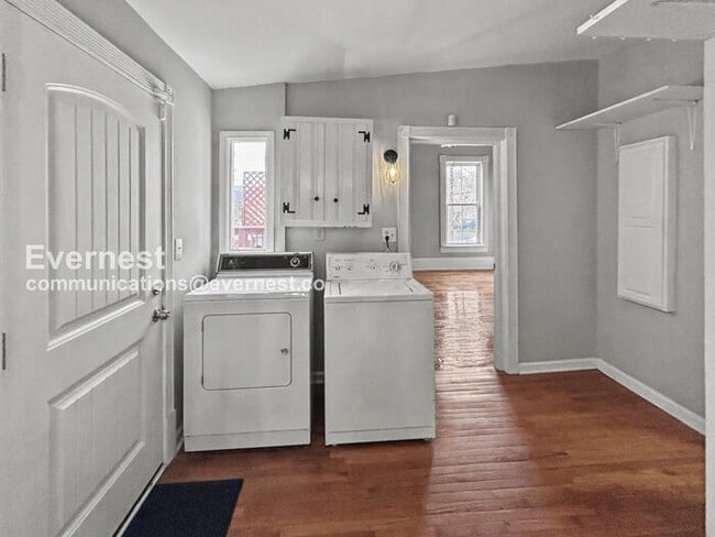 Building Photo - 225 Woodward Ave SE