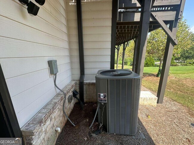 Building Photo - 1508 Slopeside Loop SE