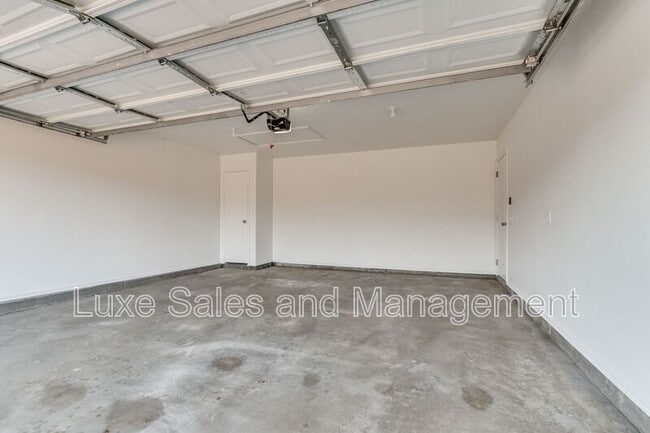 Building Photo - 11613 Mackenzie Wy