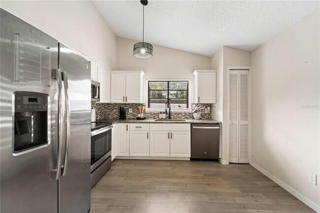 Building Photo - 9785 Piney Point Cir