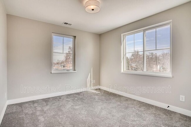 Building Photo - 3765 Steele St
