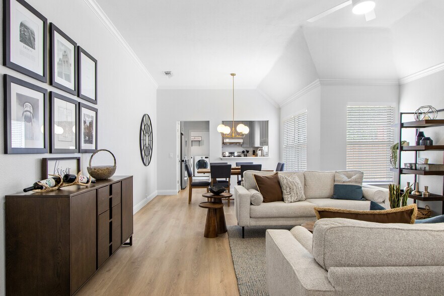 Building Photo - 9724 Preston Vineyard Dr