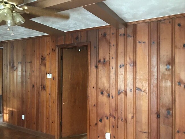 Building Photo - 4387 8th Ave N