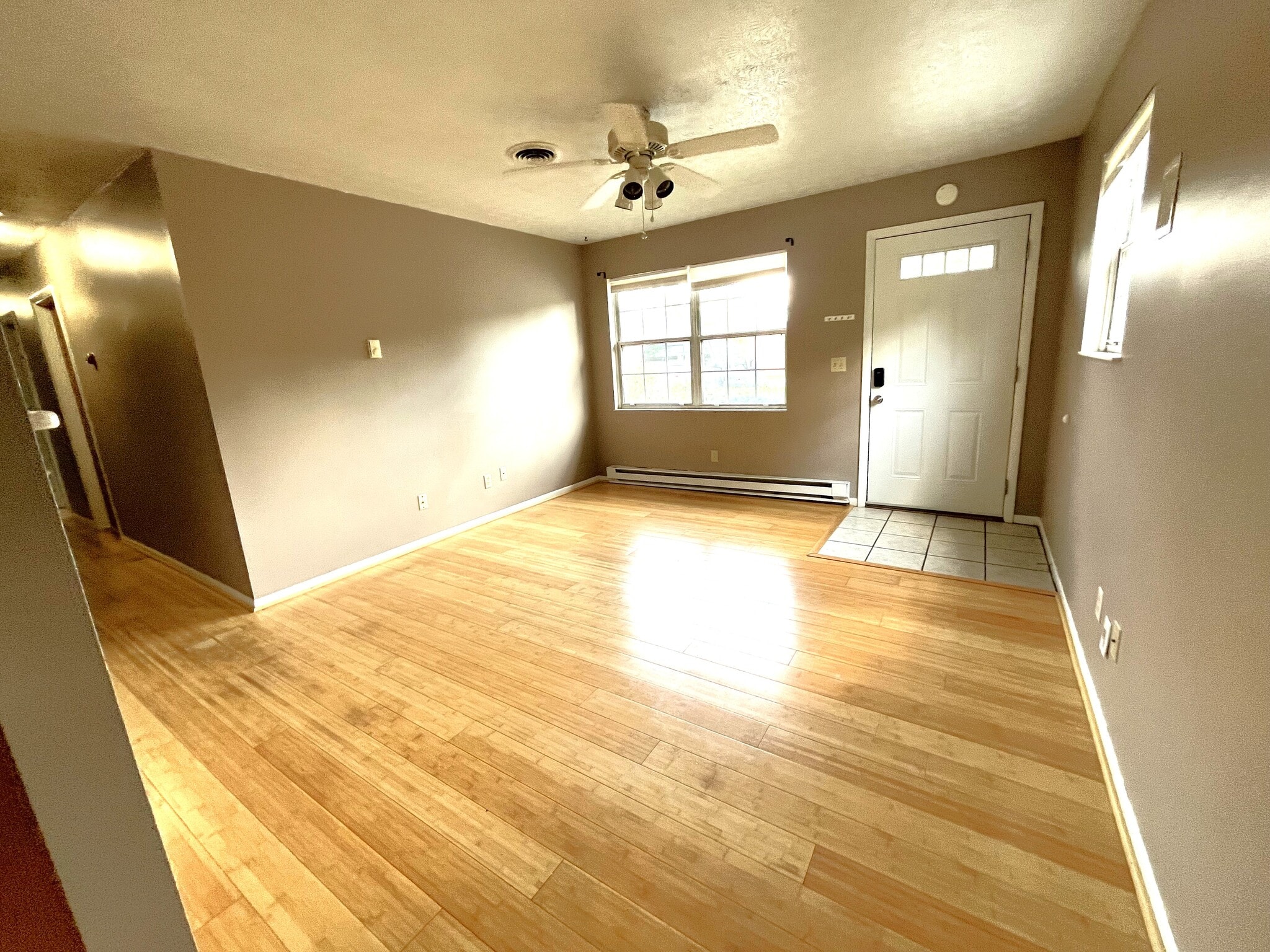 Building Photo - 1016 Arrowhead Dr