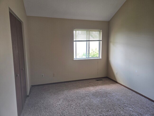 Building Photo - 6955 Dorr St