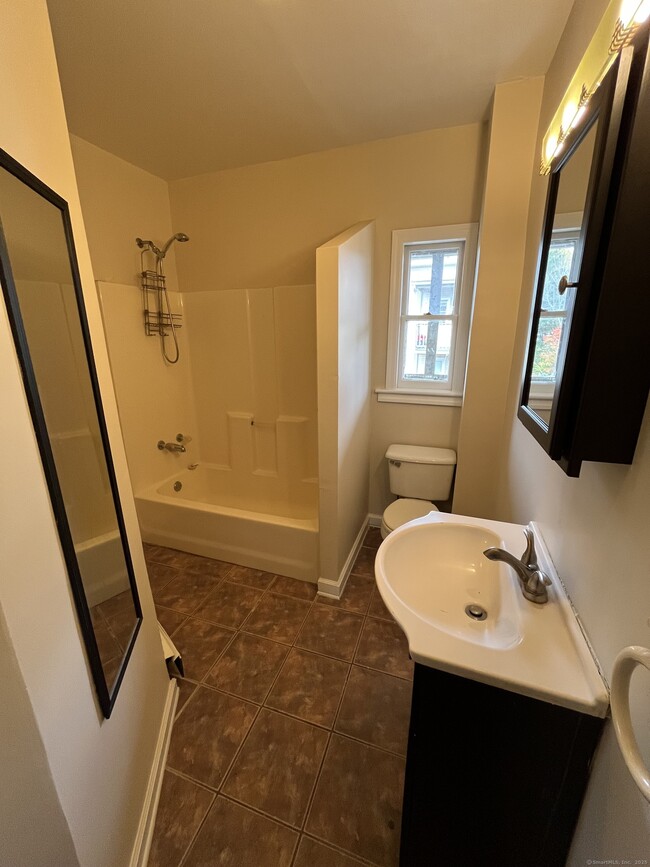 Building Photo - 314 High St