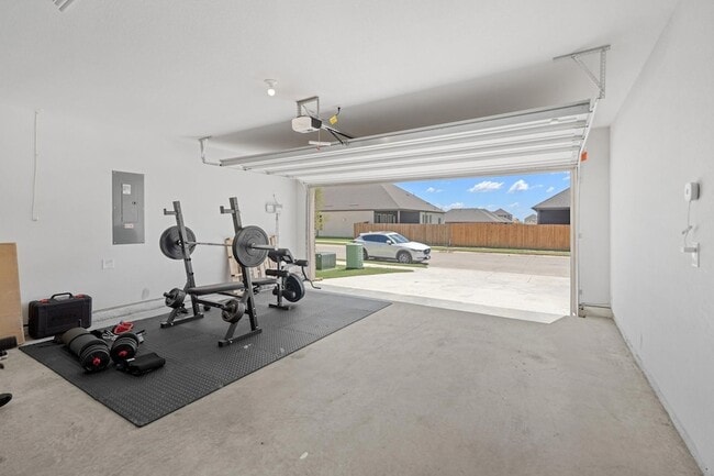 Building Photo - 8508 White Rock Ln