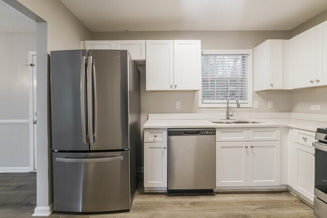 Building Photo - 412 Ivy Crest Dr