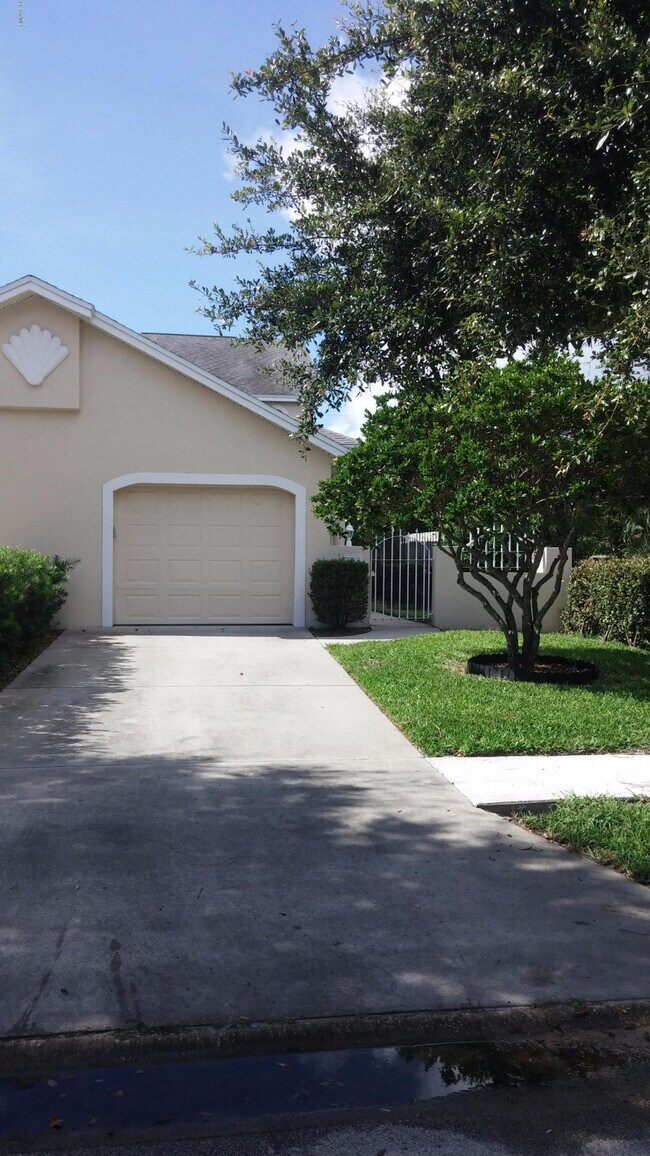 Building Photo - 411 Jackson Ave