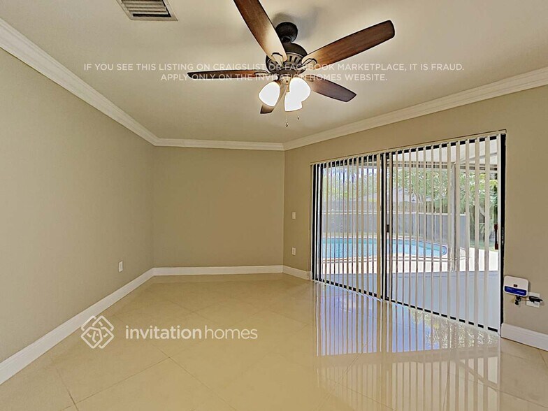 Building Photo - 562 SW 168th Way