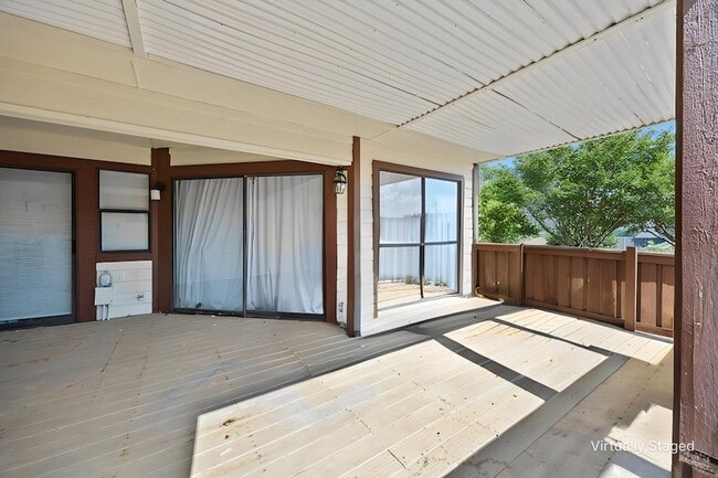 Building Photo - 540 Yacht Club Dr