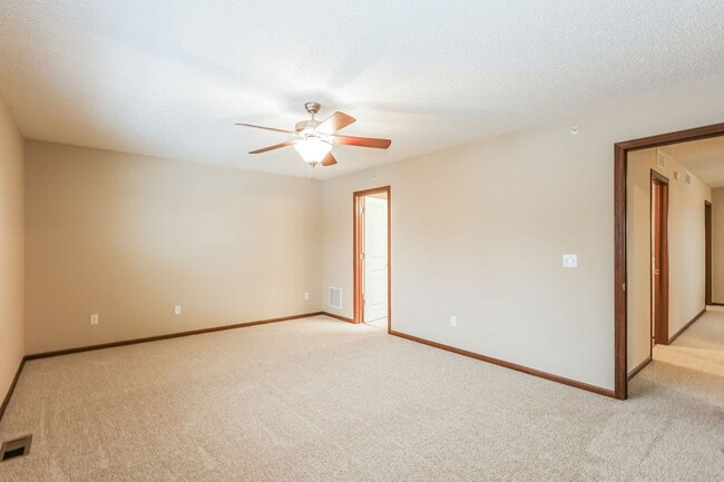 Building Photo - 15640 60th Ave N