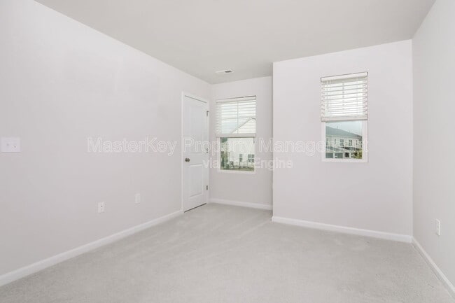 Building Photo - 2061 Caen St