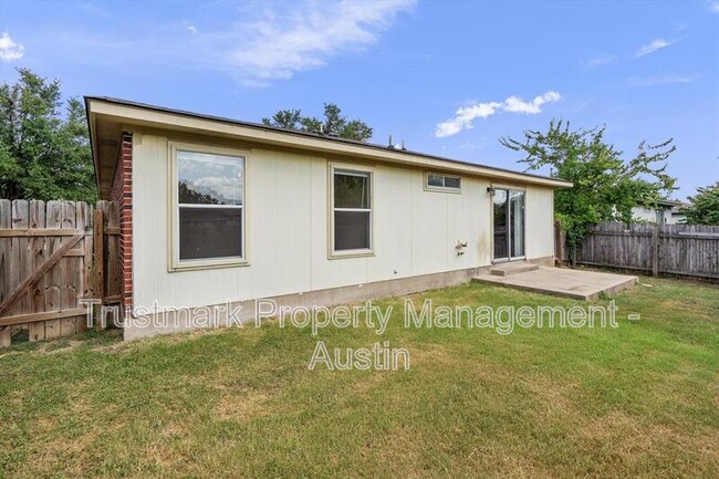 Building Photo - 17300 Ardisia Dr