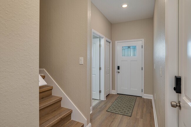 Building Photo - 1188 Oak Hammock
