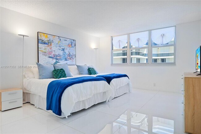 Building Photo - 9511 Collins Ave