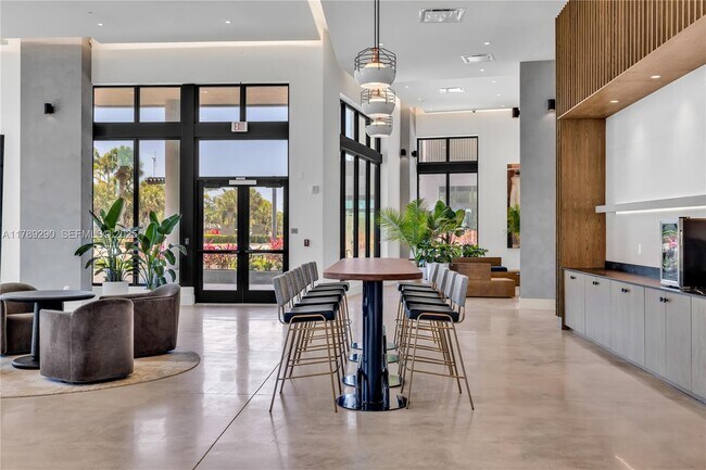 Building Photo - 3801 N Dixie Hwy