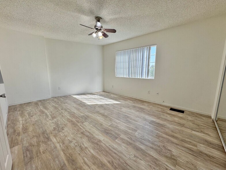 Building Photo - 3715 S Canfield Ave