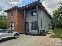 Building Photo - 1002 Crawford Rd