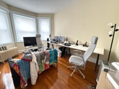 Building Photo - 83 Gordon St