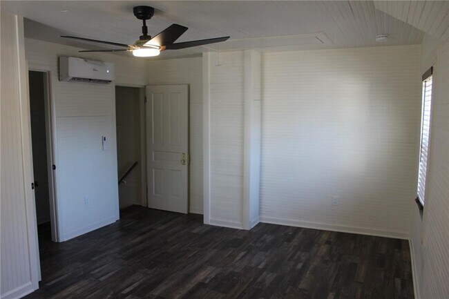 Building Photo - 11 Liberty St