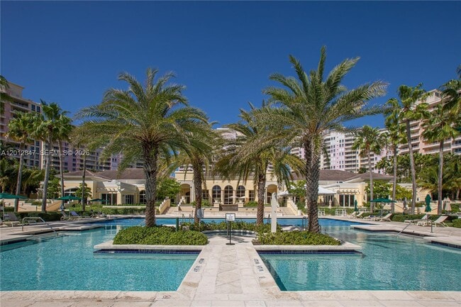 Building Photo - 731 Crandon Blvd