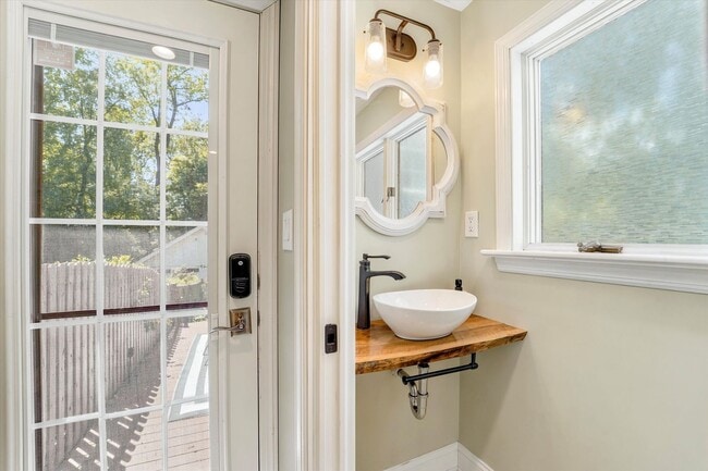 Building Photo - Available Now – Move-In Ready Paoli Gem With Updated Finishes, Loft Space & Parking