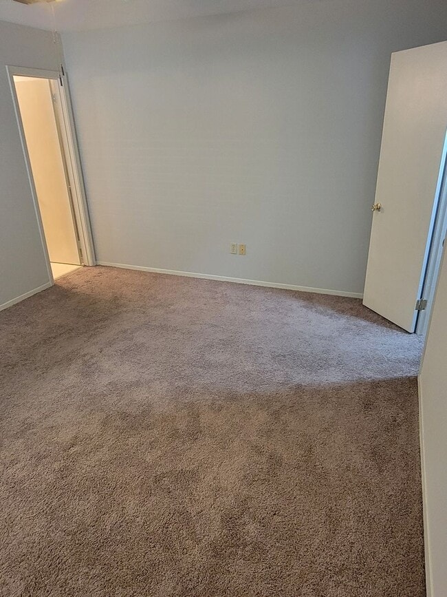 Building Photo - Adorable 2-Bedroom, 2-Bath Townhome Near A...