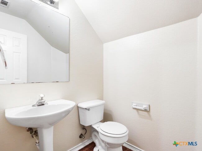 Building Photo - 825 Sagewood Trail