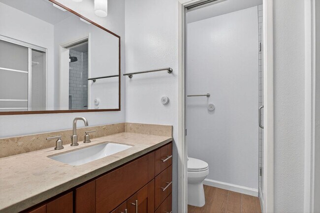 Building Photo - Sought After Mesa Verde Home