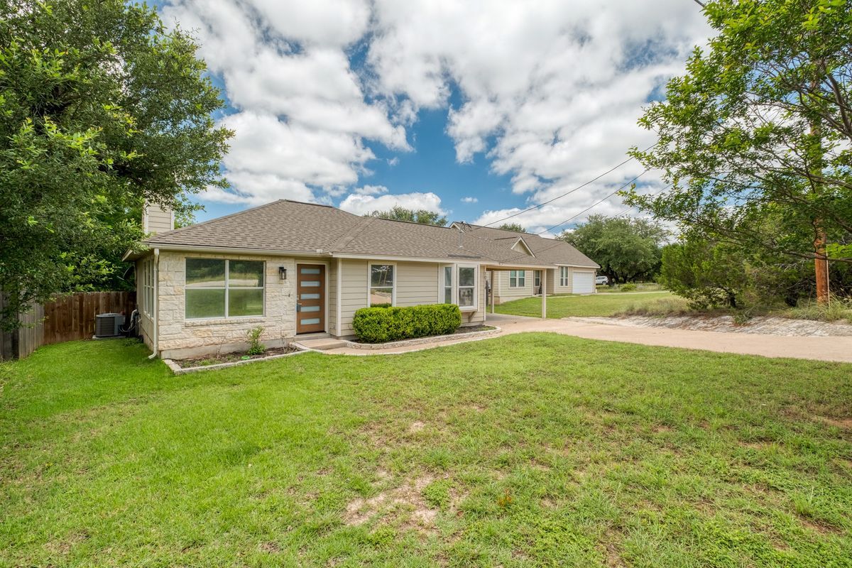 Building Photo - 10114 Thomas Ln