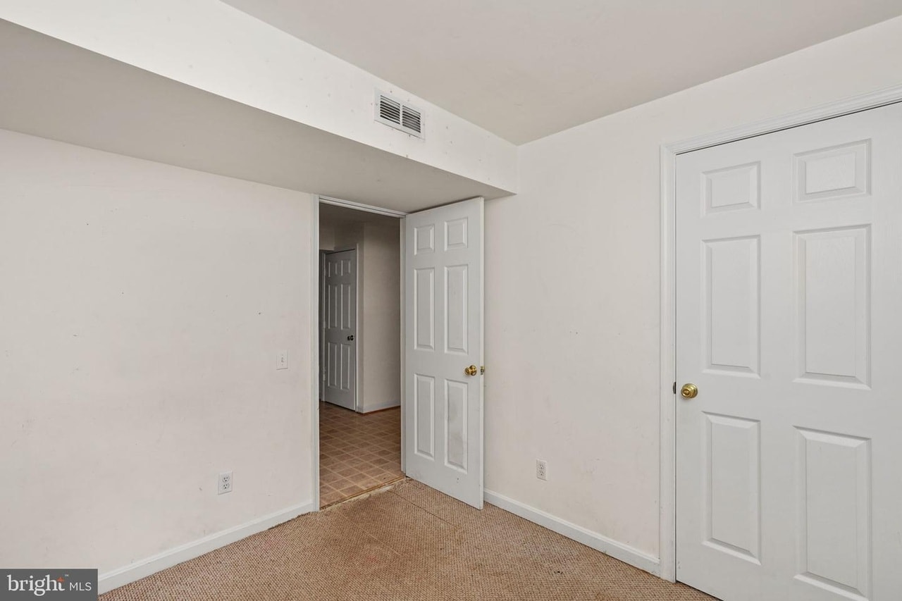 Building Photo - 306 Batley Ct