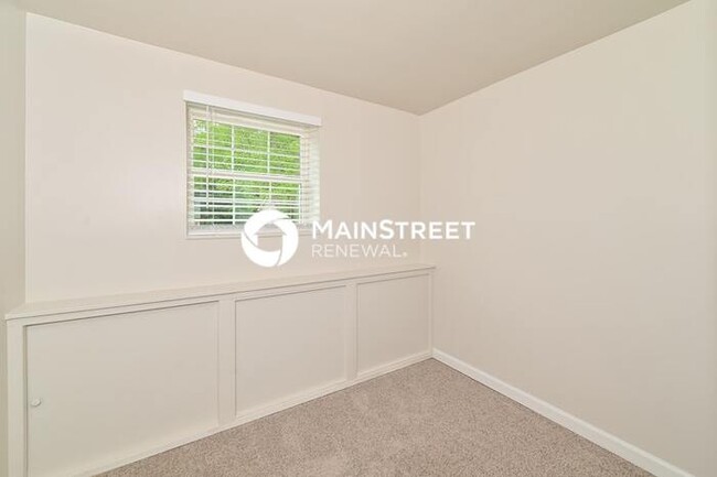 Building Photo - 6509 Ellesmere Dr NW