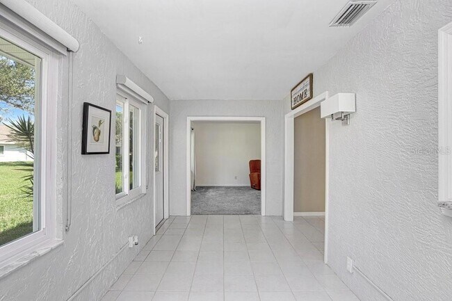 Building Photo - 2306 Lancaster Dr