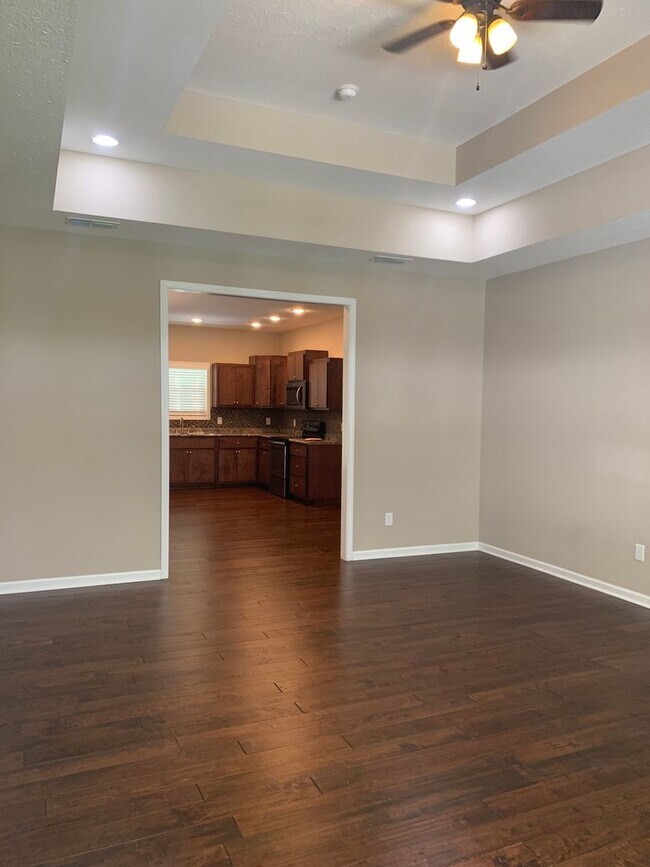 Building Photo - Modern comfort and privacy in the heart of...